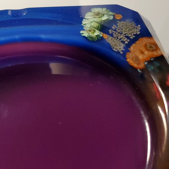 Resin ashtray - Picture 4 of 8